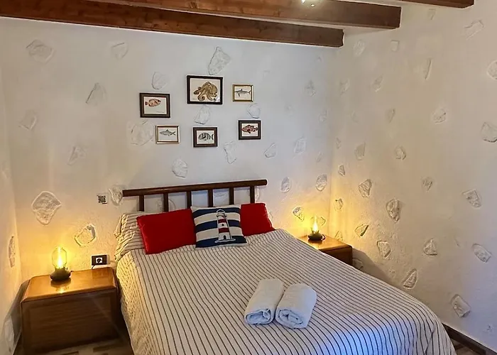 Seafront House In Tufia *